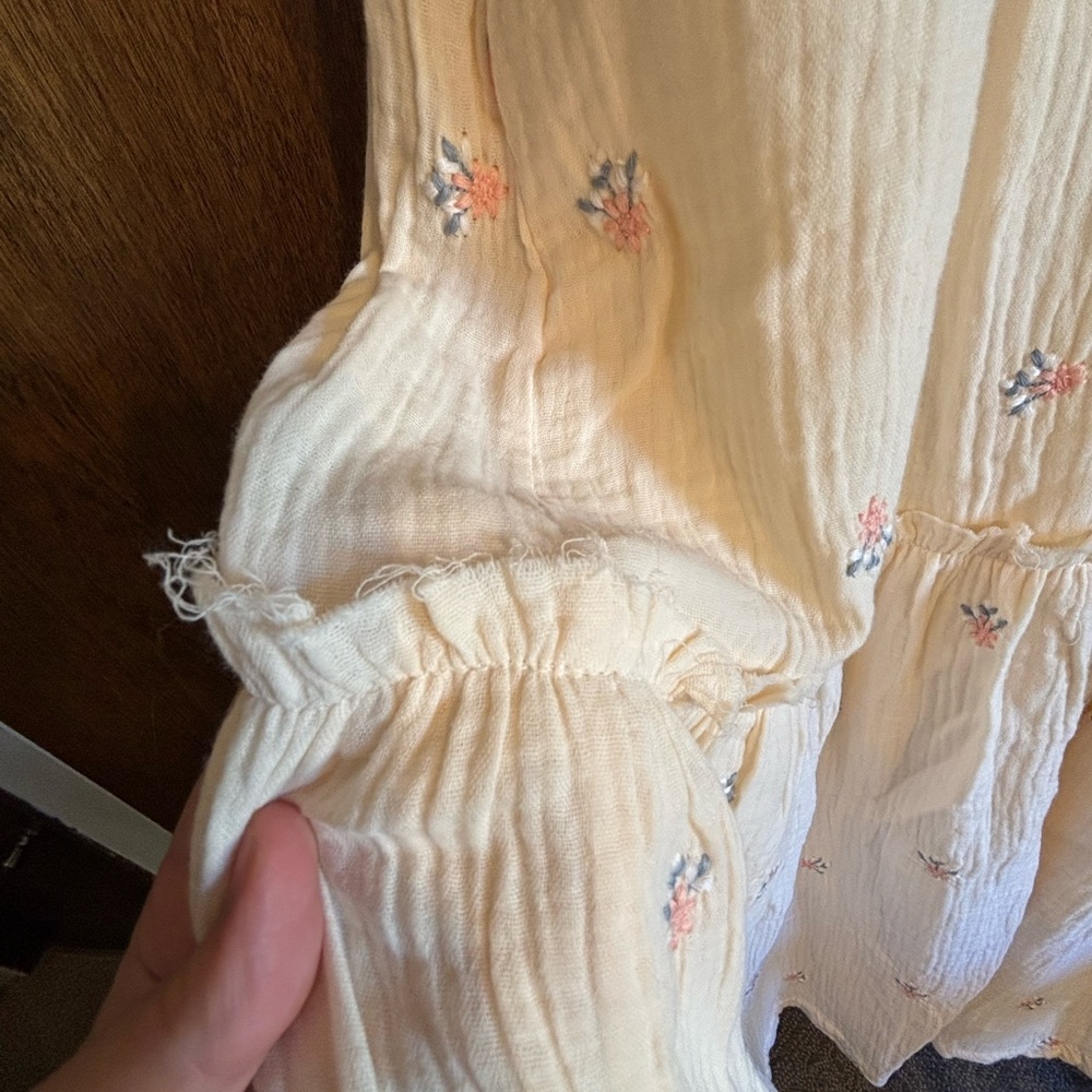 Listicle Ivory Floral Long Sleeve Dress - Picture 4 of 7